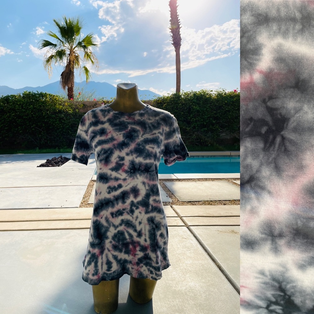 Cute and Comfy TIE DYE Mini TEE SHIRT DRESS M